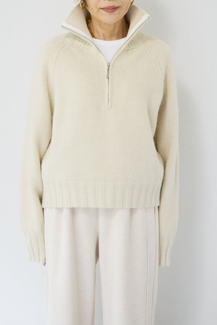 ラグランスリーブハーフジップニット