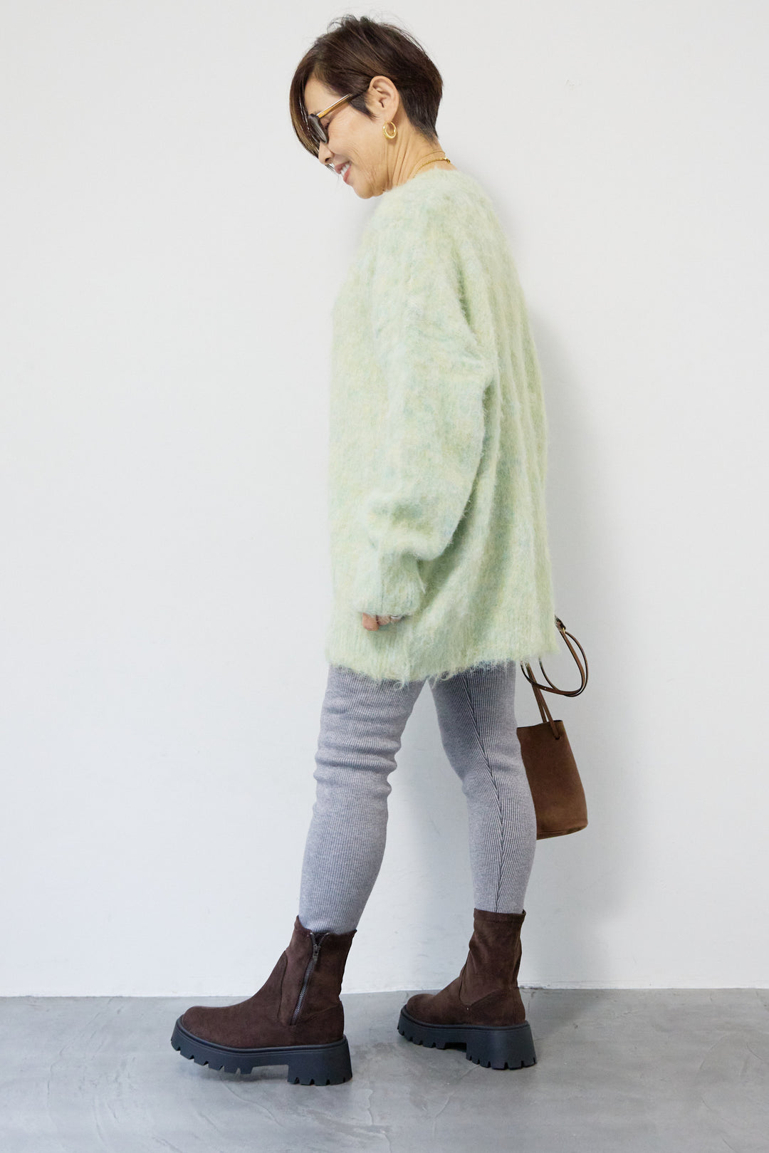 起毛シャギーVネックニット