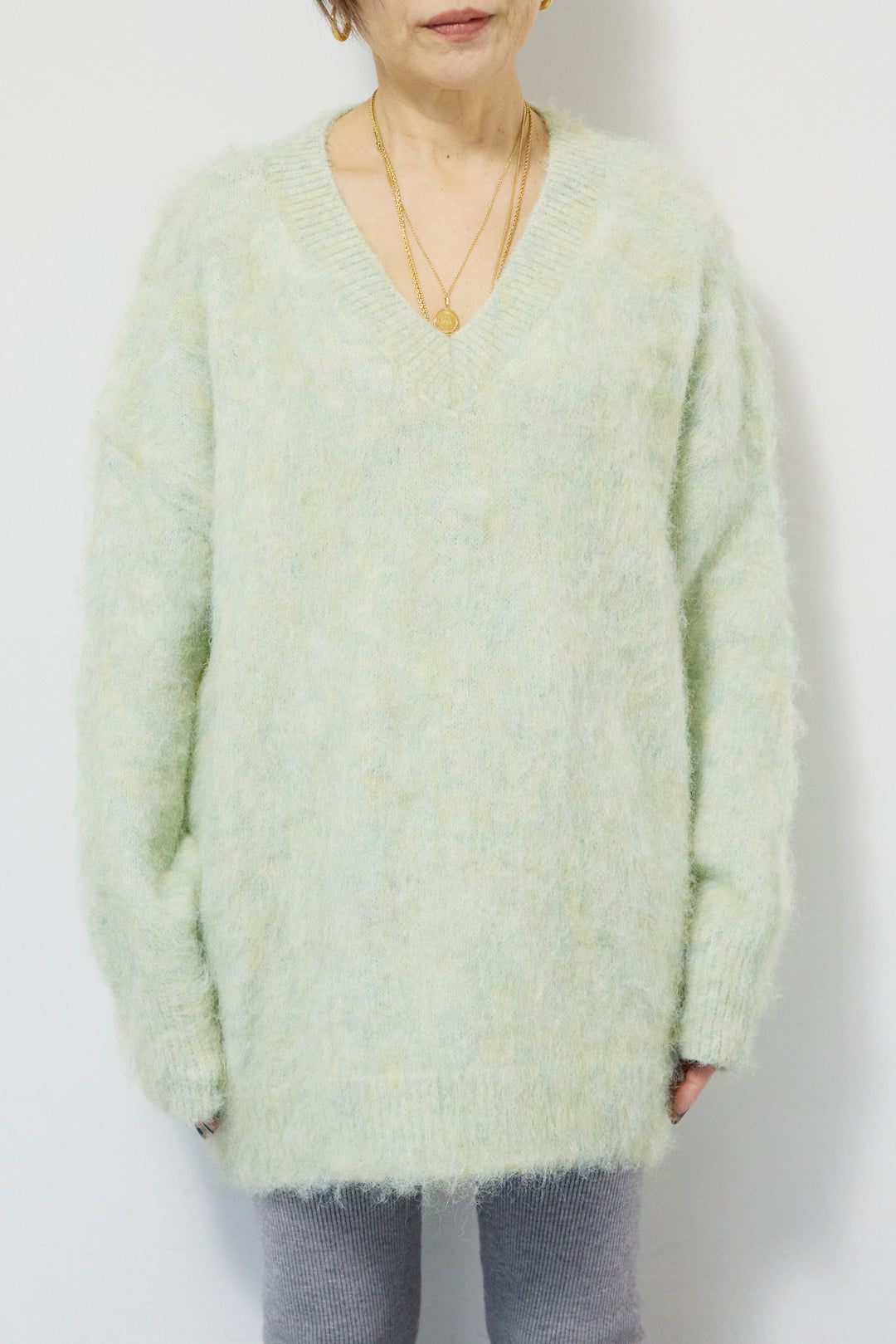 起毛シャギーVネックニット