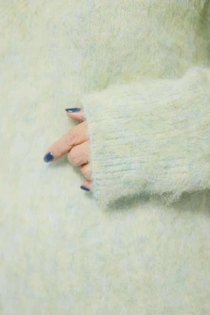 起毛シャギーVネックニット