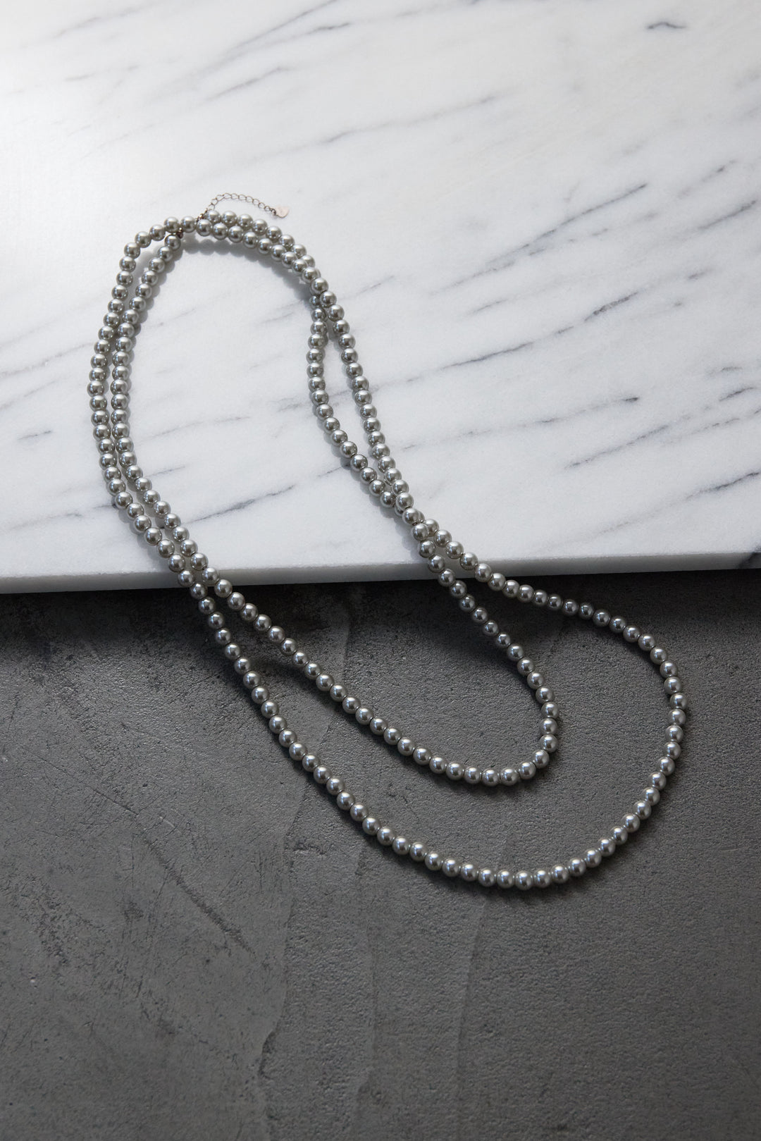ロングパールネックレス