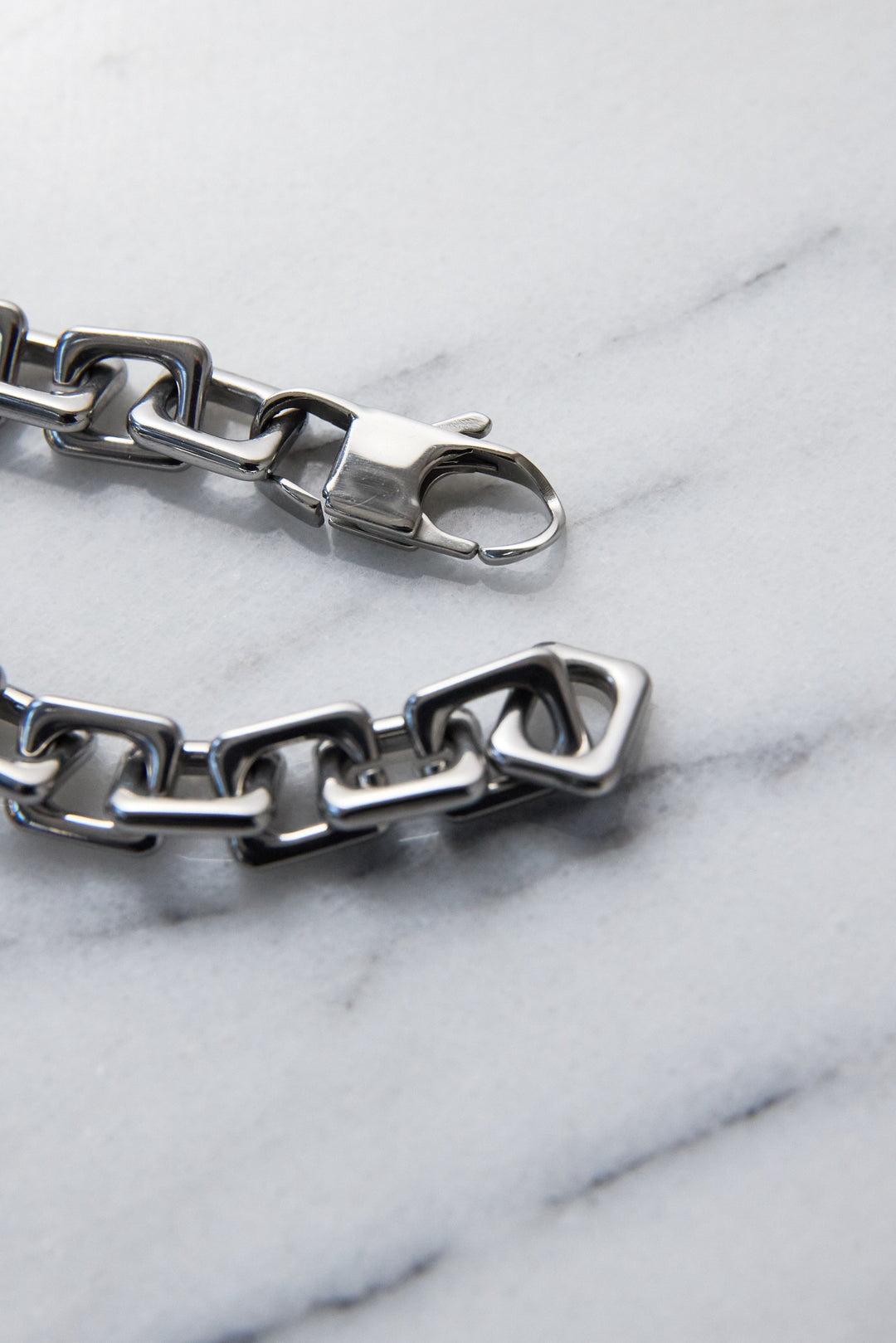 スクエアチェーンブレスレット