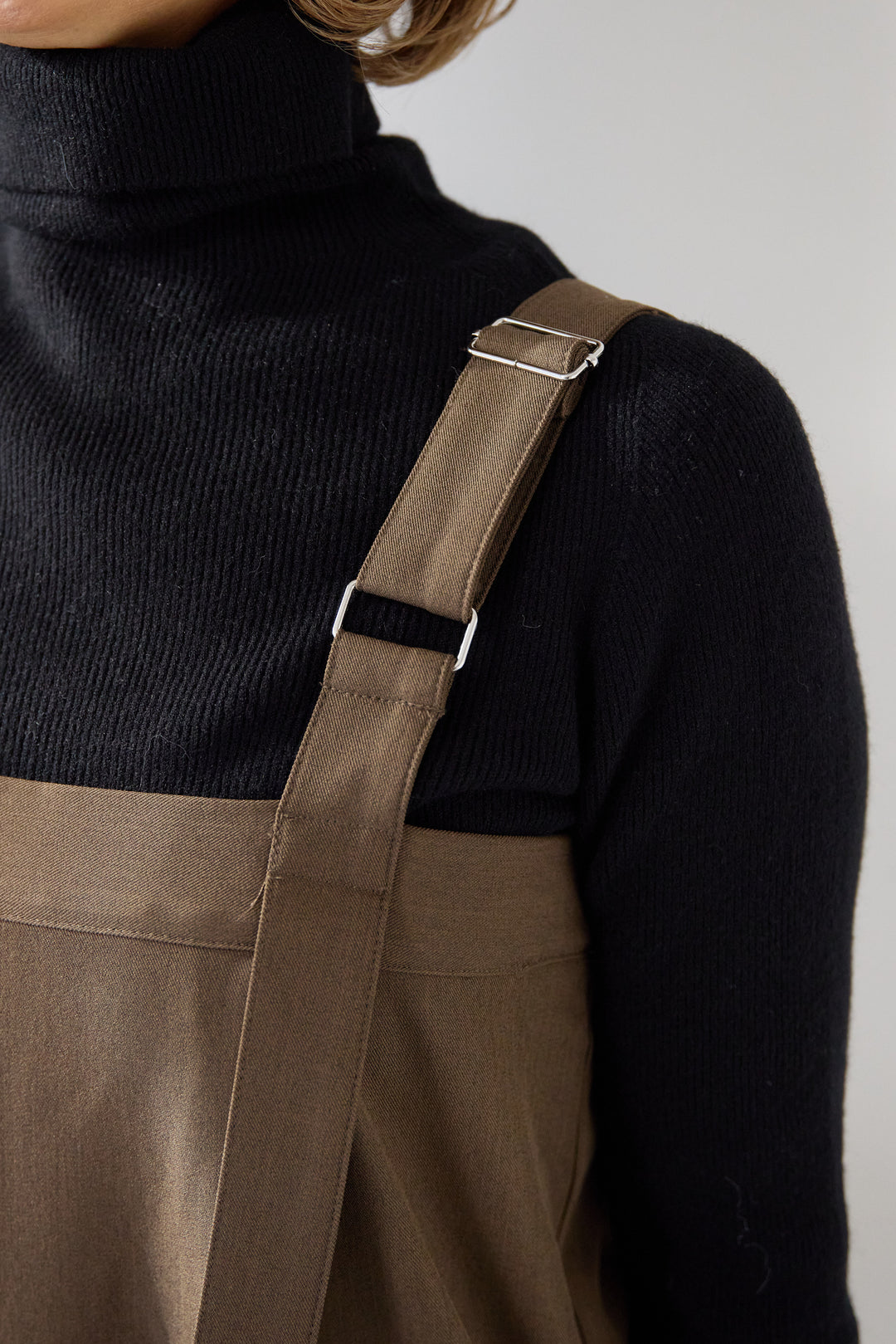 [SET]ホールガーメントタートルリブニット+ベルトストラップジャンスカ(2set)