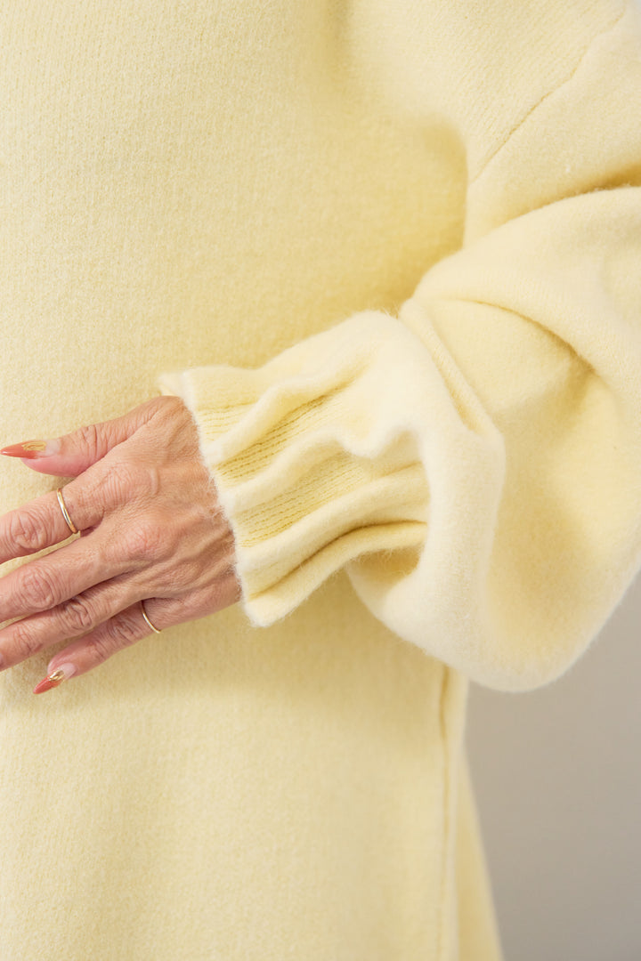 袖タックニット