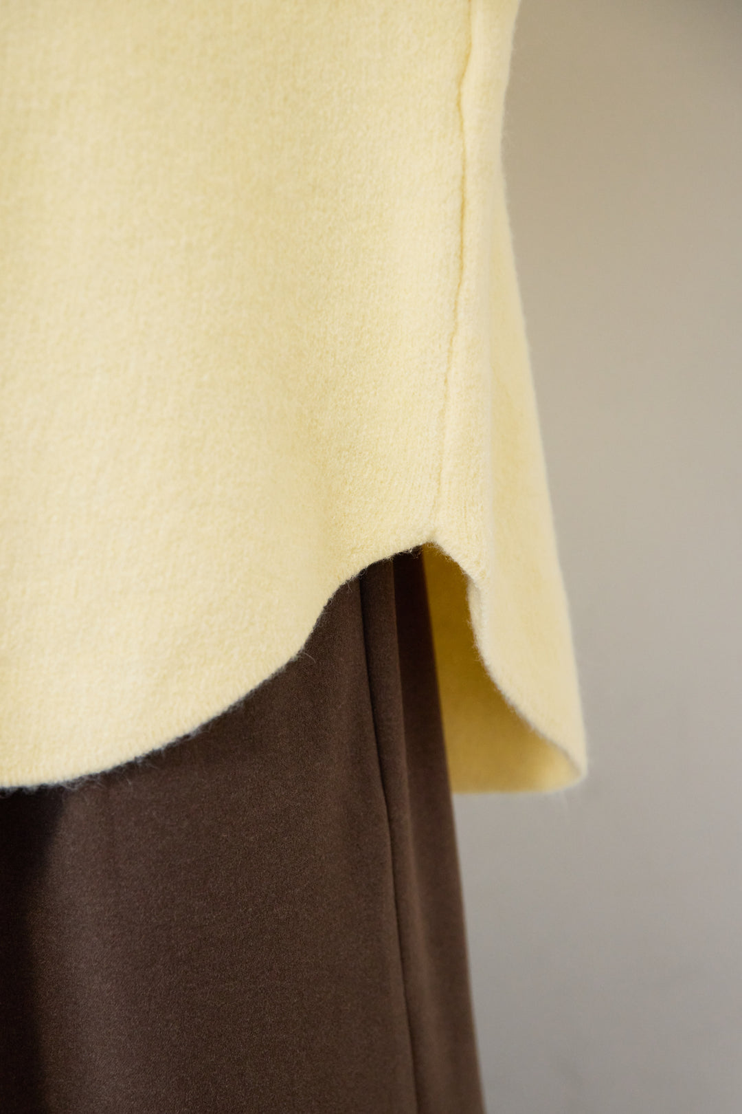 袖タックニット