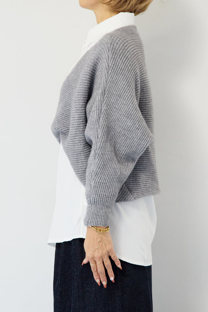 ツイストデザインニット+シャツアンサンブル