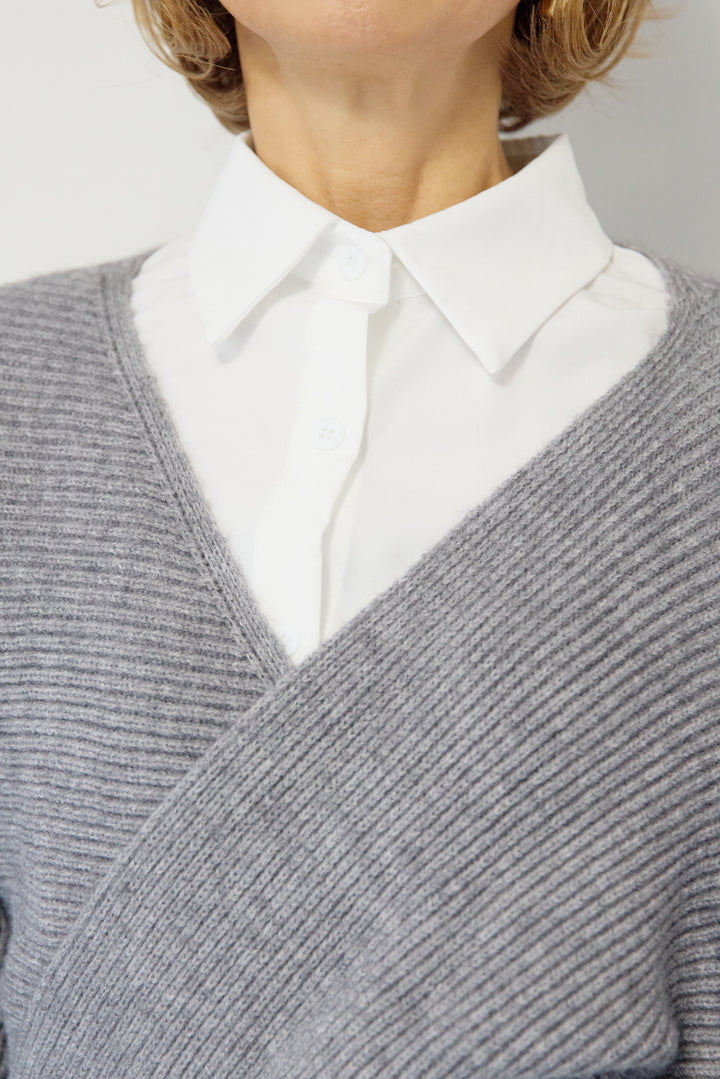 ツイストデザインニット+シャツアンサンブル