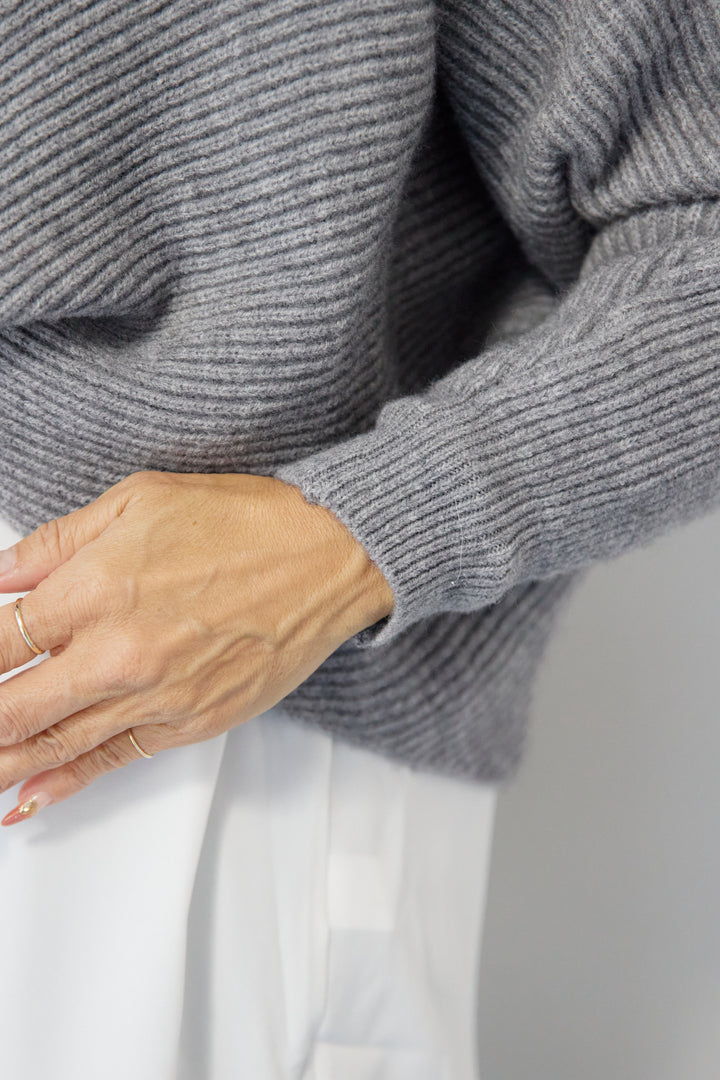 ツイストデザインニット+シャツアンサンブル