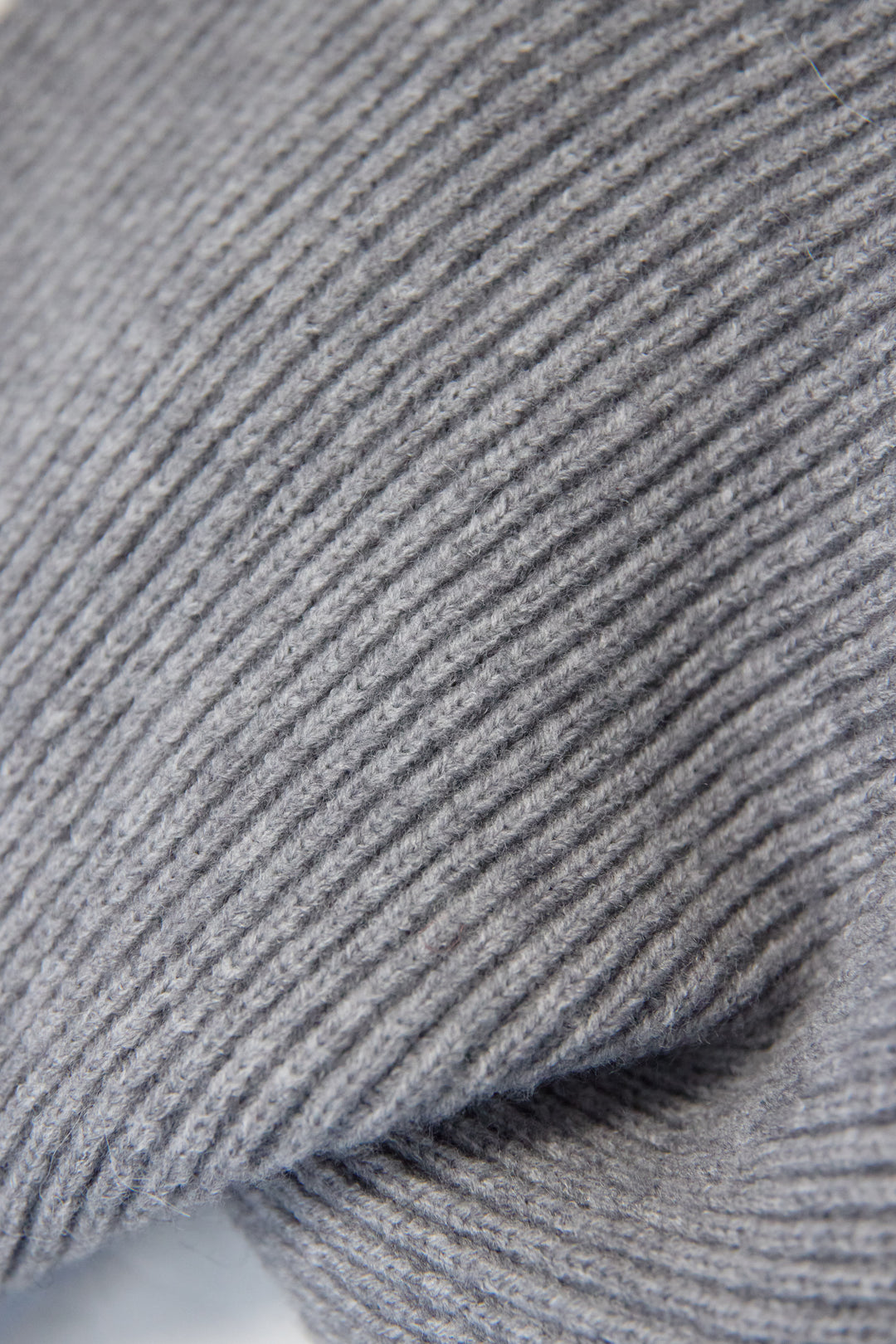 ツイストデザインニット+シャツアンサンブル