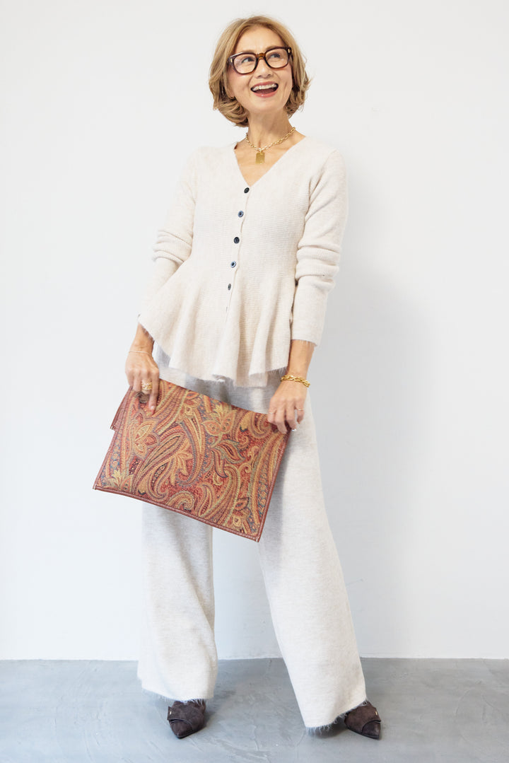 ペプラムニットセットアップ