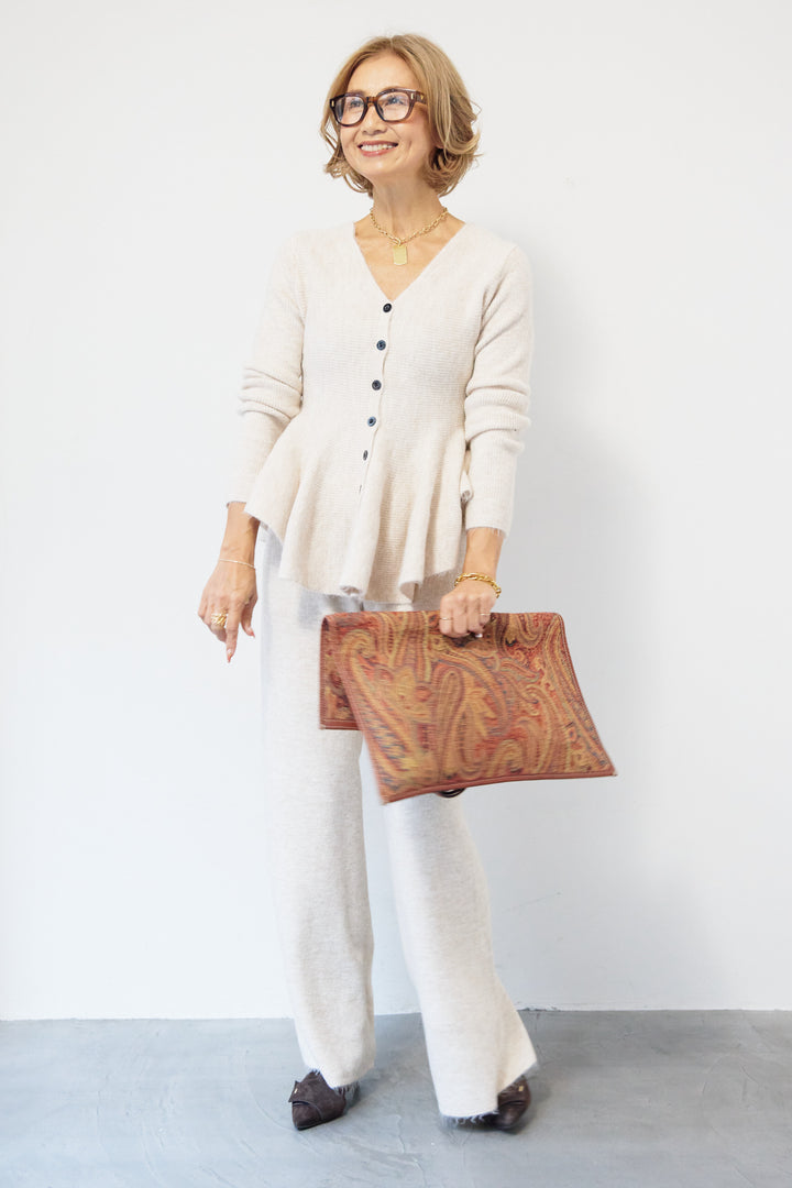 ペプラムニットセットアップ