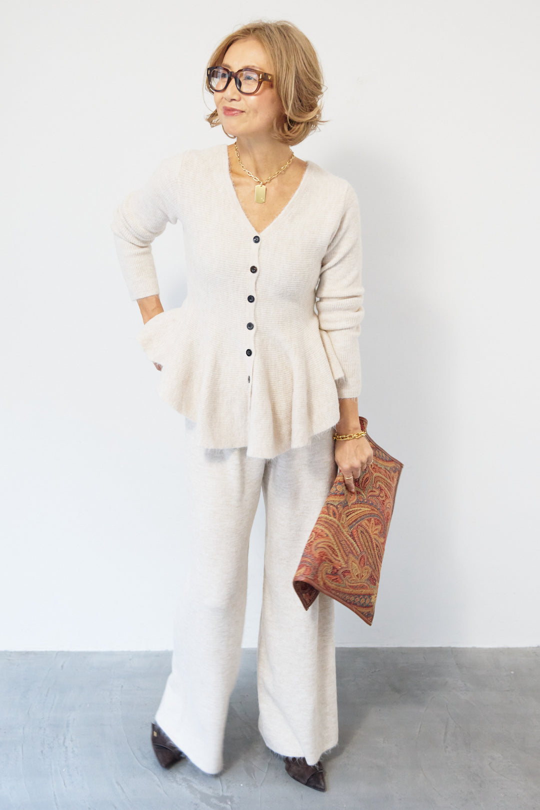 ペプラムニットセットアップ