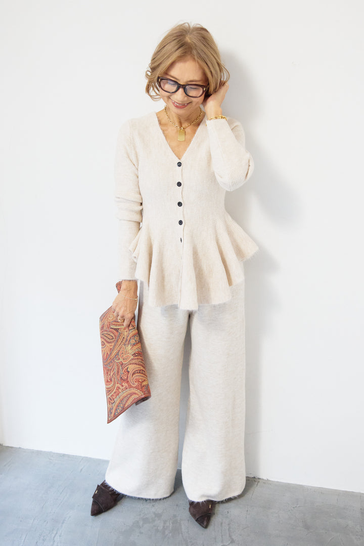 ペプラムニットセットアップ