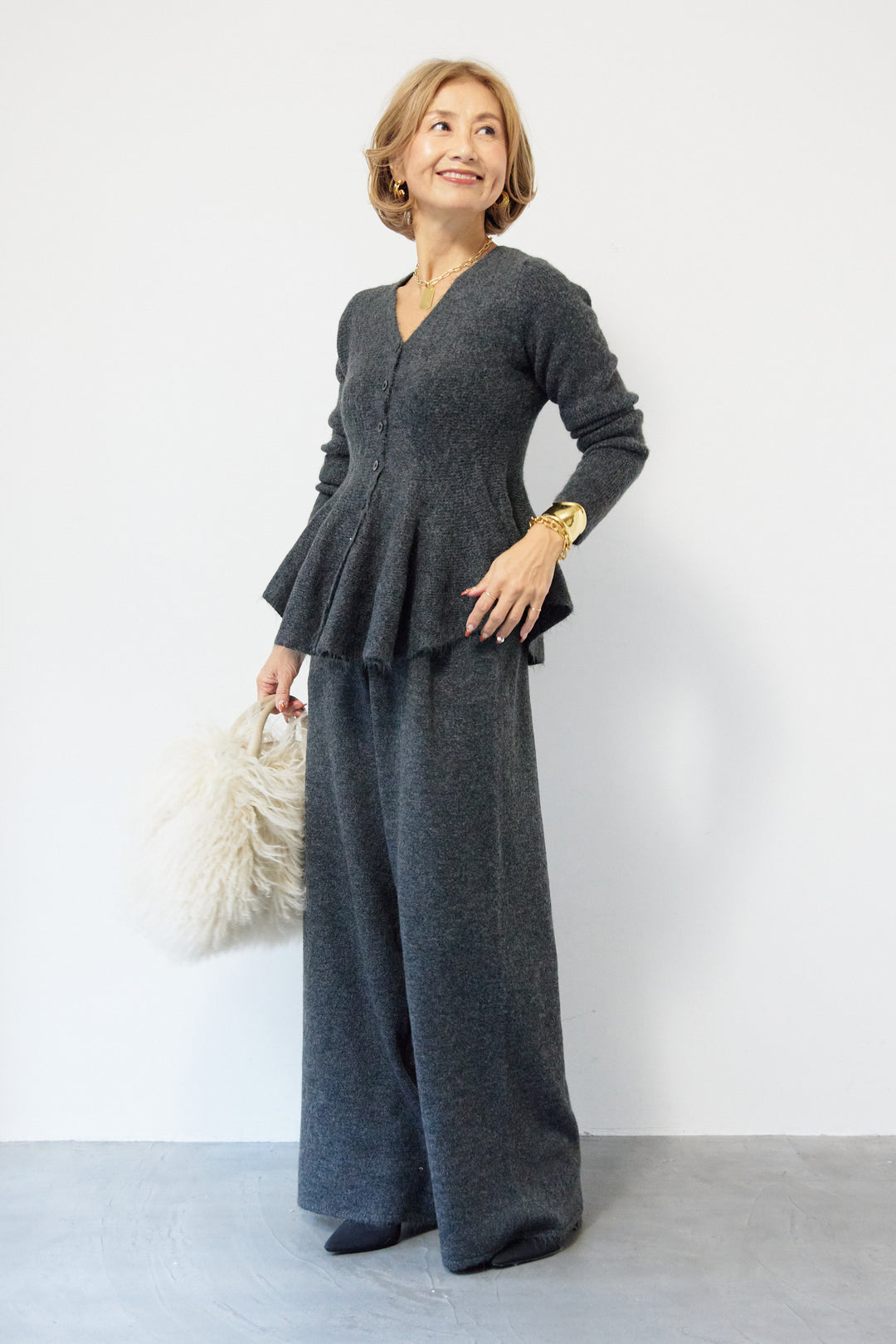 ペプラムニットセットアップ