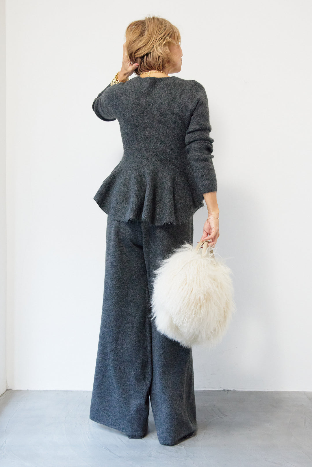 ペプラムニットセットアップ