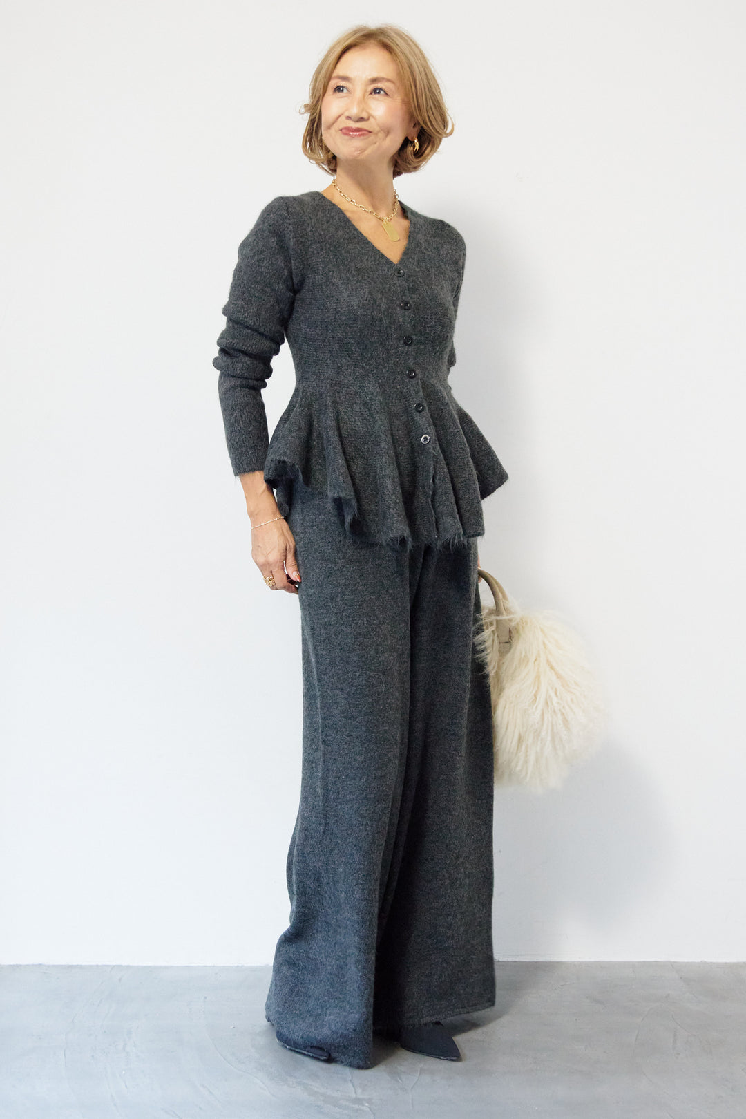 ペプラムニットセットアップ