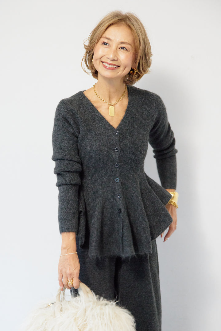 ペプラムニットセットアップ