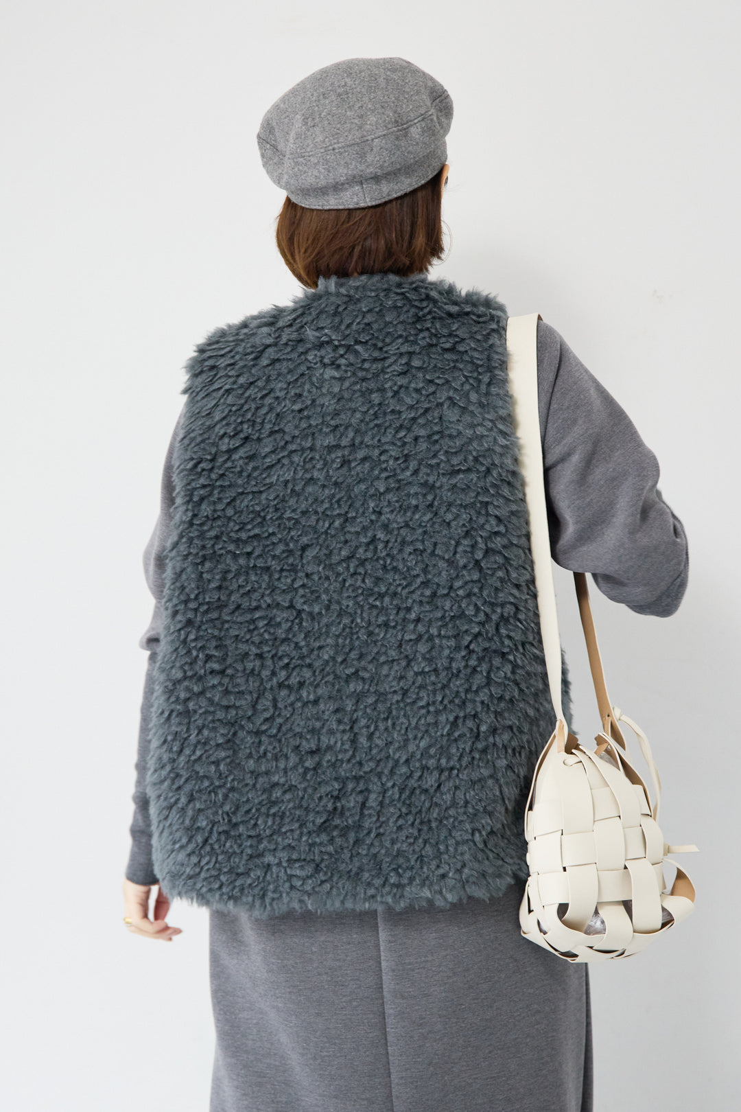 [SET]バックジップソフトダンボールワンピース+カーリーファーショートベスト(2set)