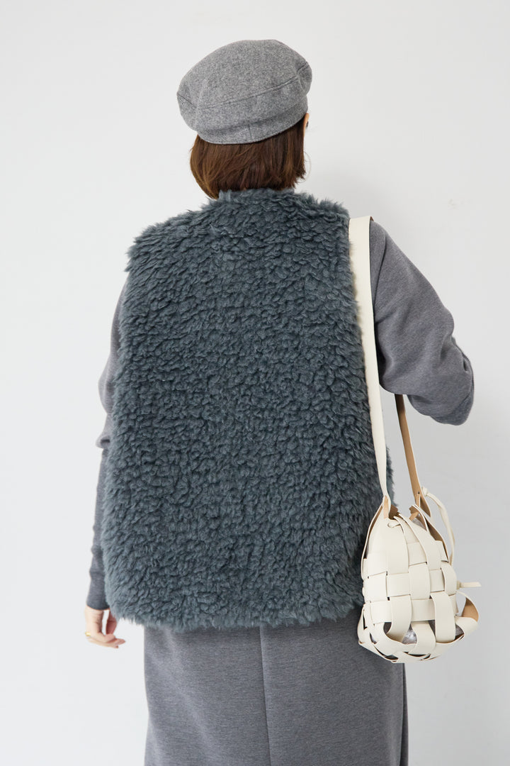 カーリーファーショートベスト