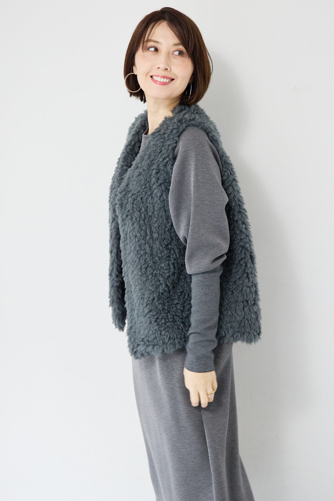 カーリーファーショートベスト