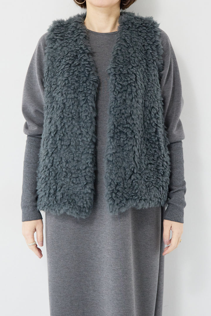 カーリーファーショートベスト