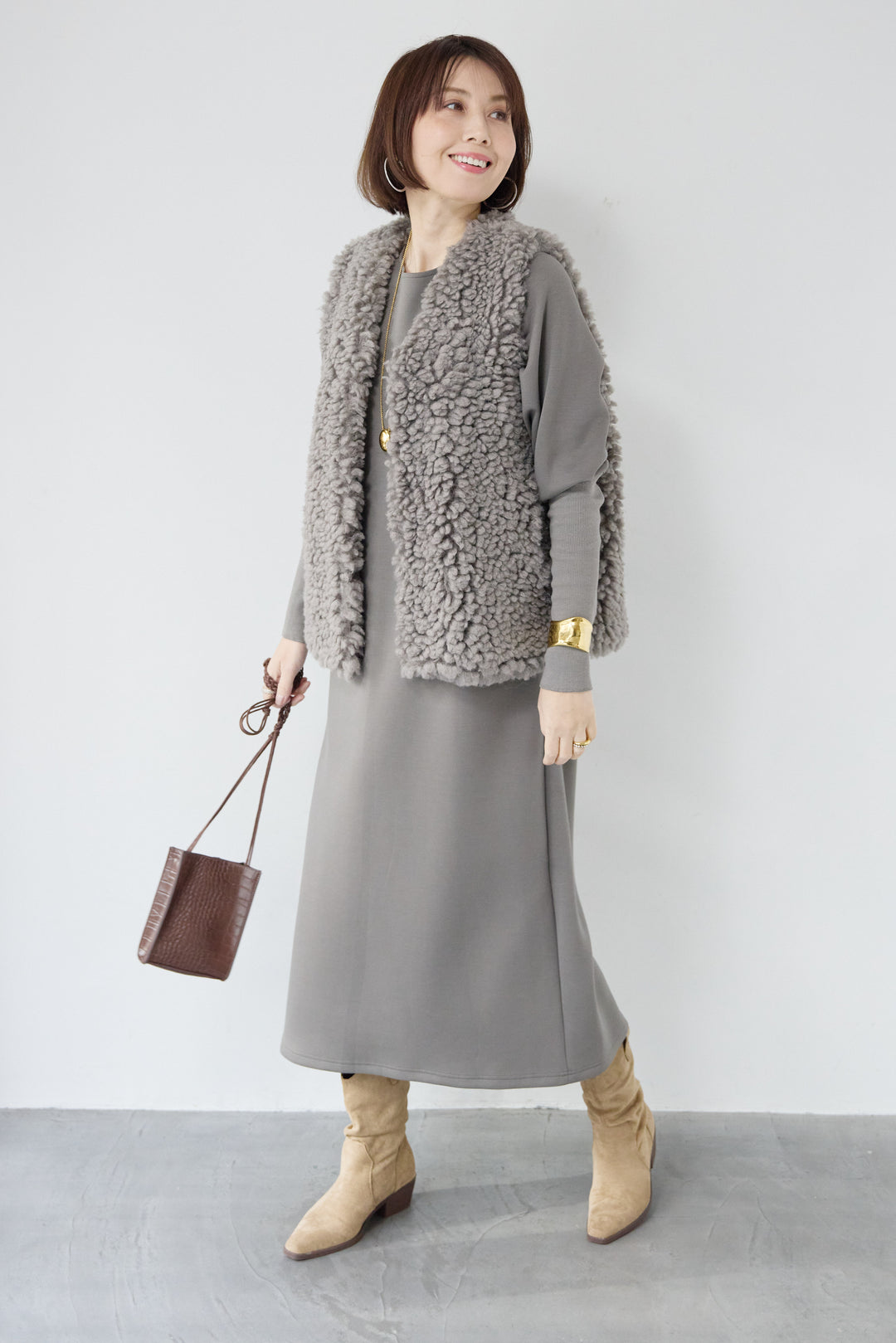 [SET]バックジップソフトダンボールワンピース+カーリーファーショートベスト(2set)