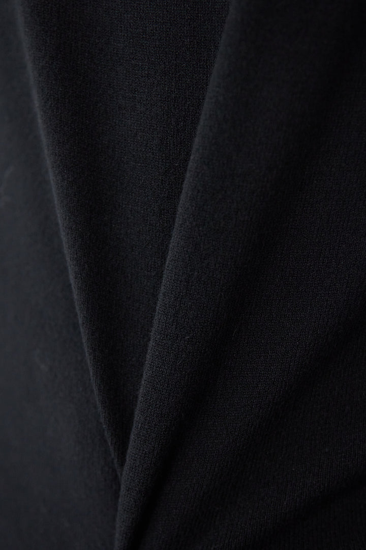 ロールエッジタートルニット