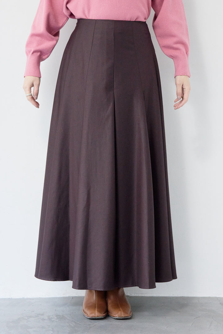 タックボリュームスカート