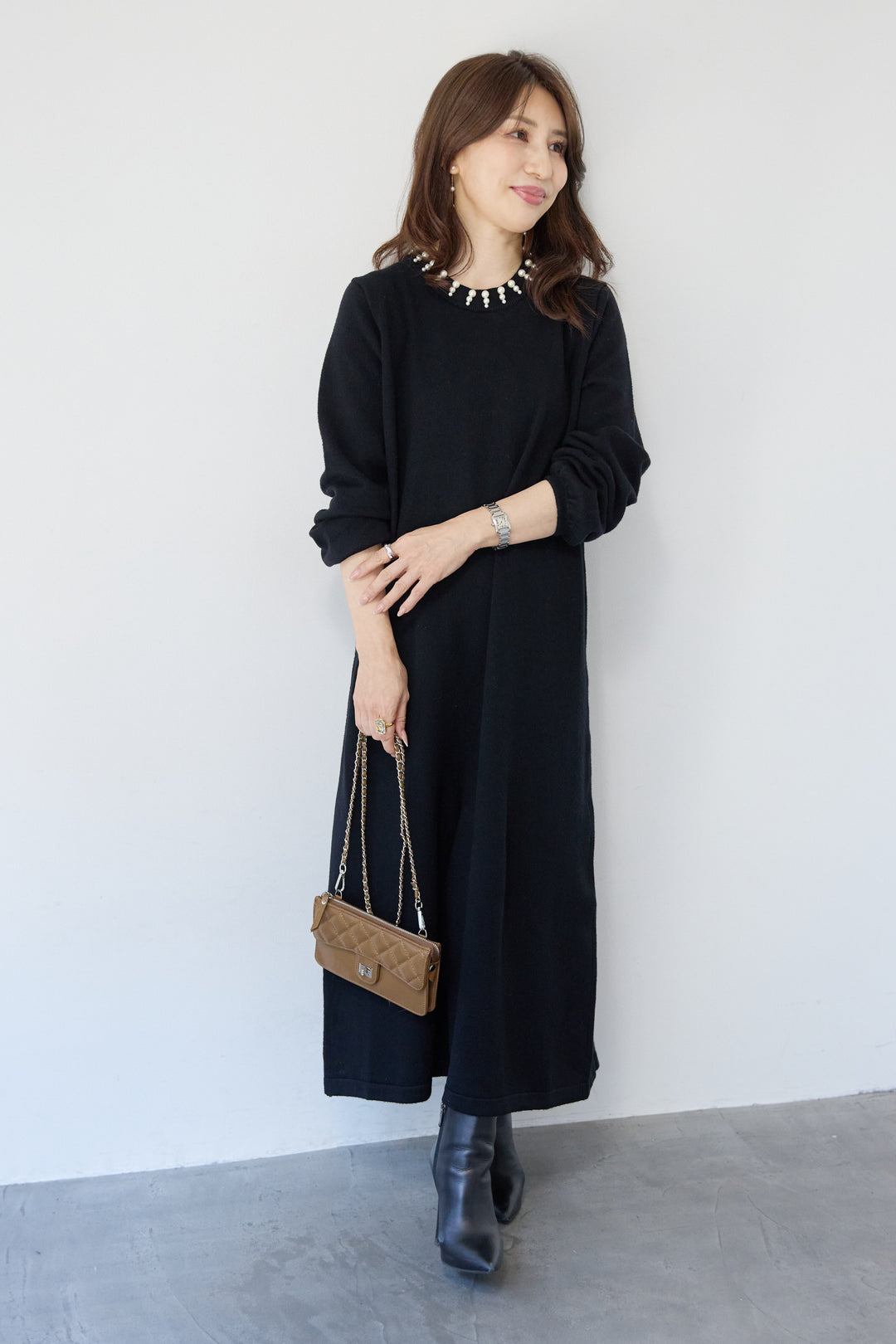 パールネックラインワンピース