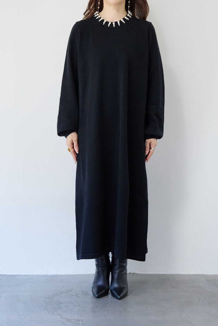 パールネックラインワンピース