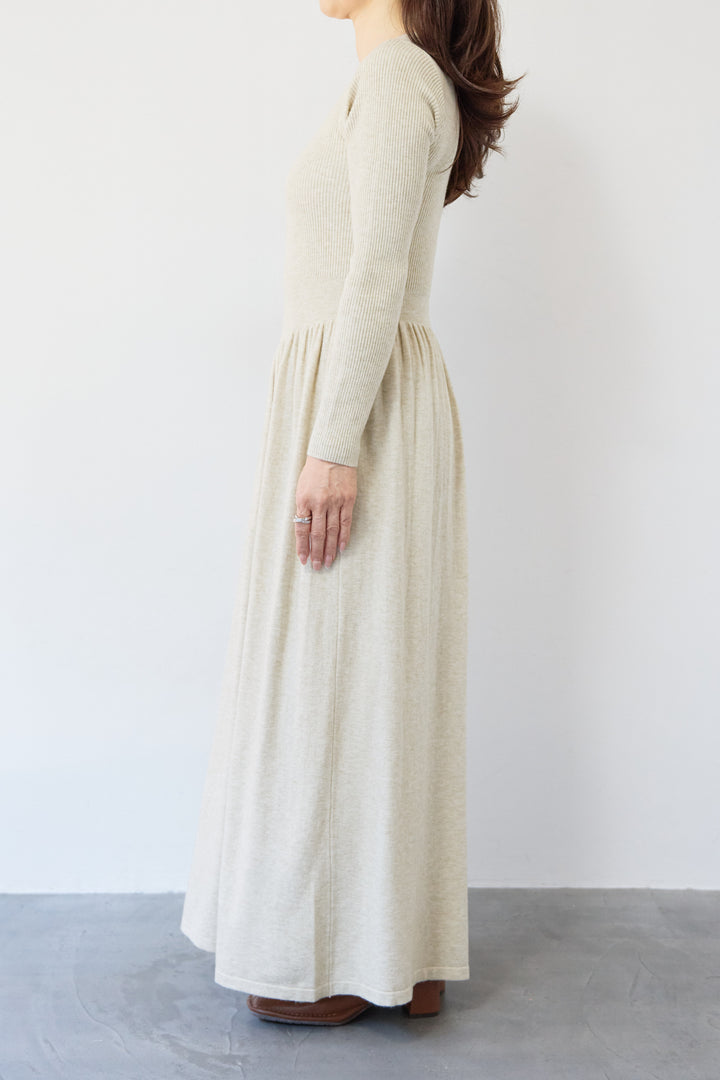 フレアリブニットワンピース