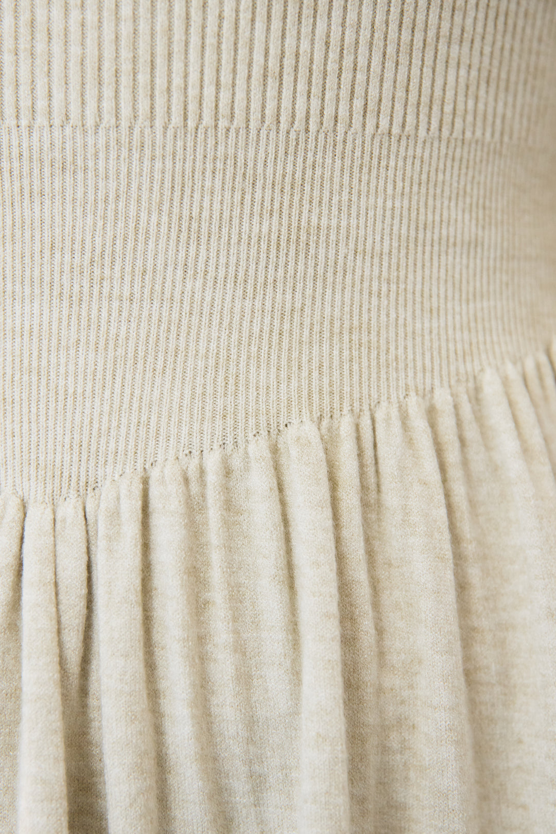 フレアリブニットワンピース