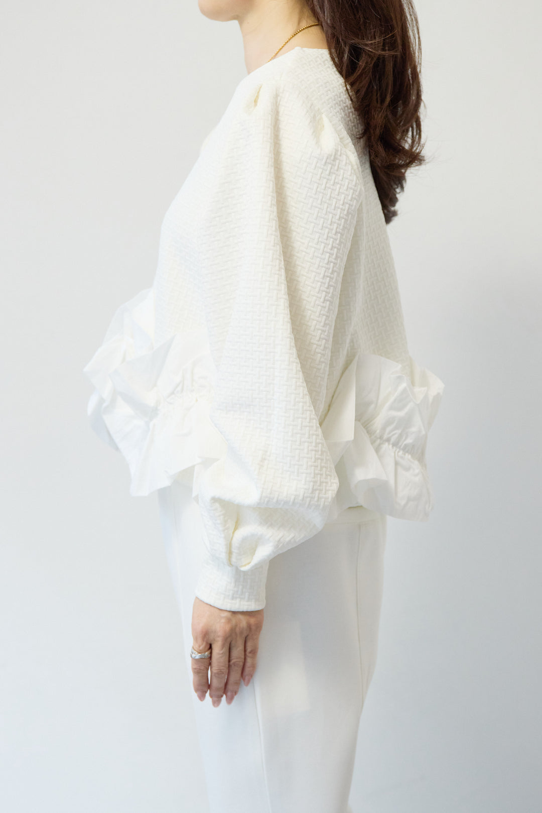 ふくれジャガードフリルヘムプルオーバー