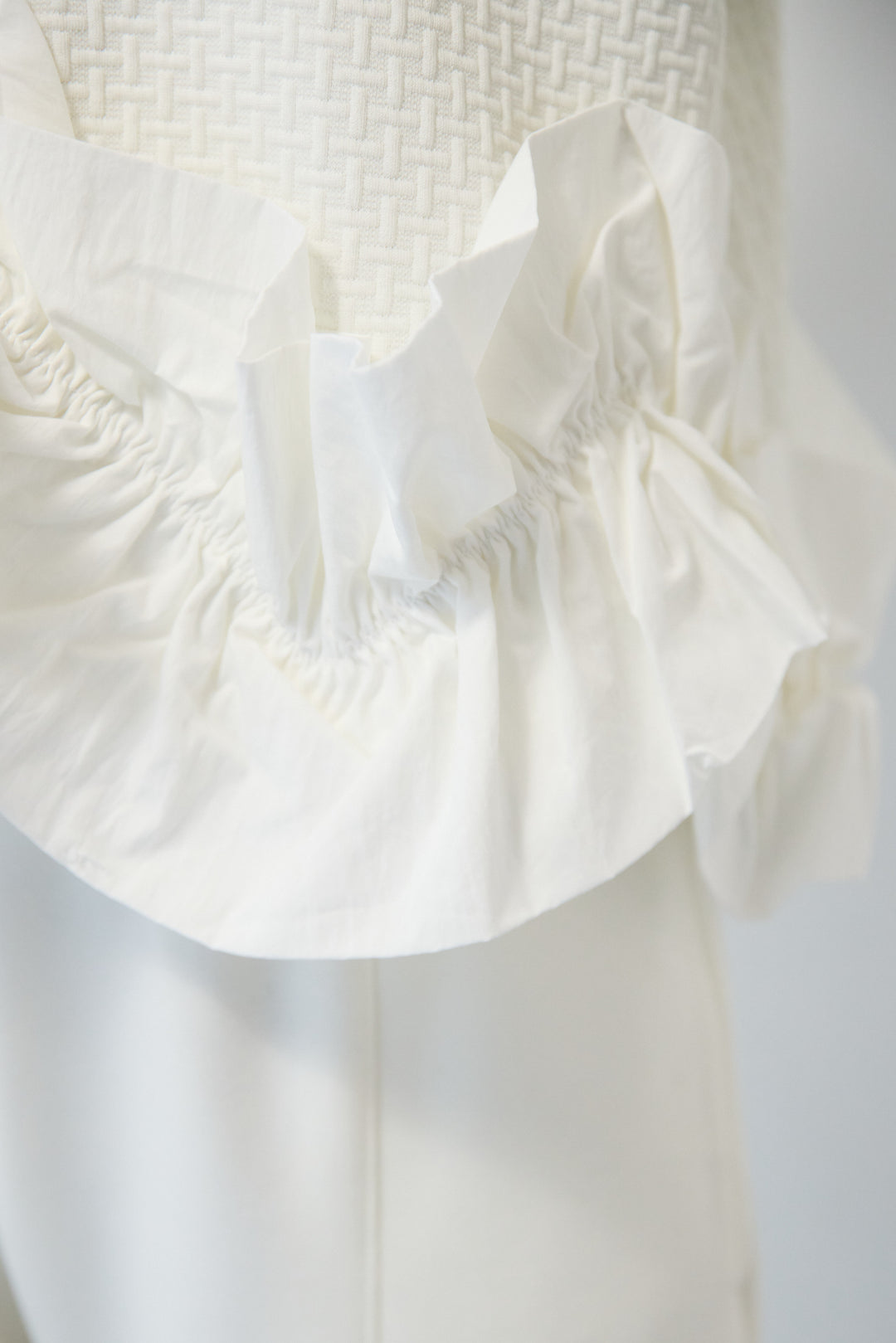 [SET]ふくれジャガードフリルヘムプルオーバー+【REIKOコラボ】スウェット起毛ジョガーパンツ(2set)