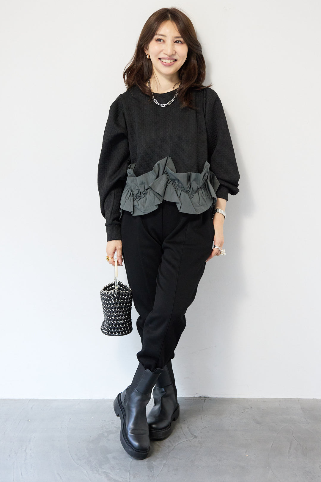 ふくれジャガードフリルヘムプルオーバー