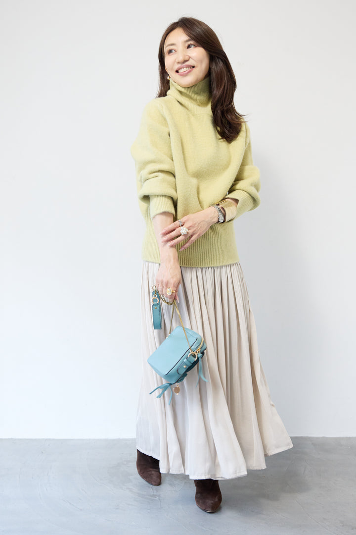 ライトウォームタートルネックニット