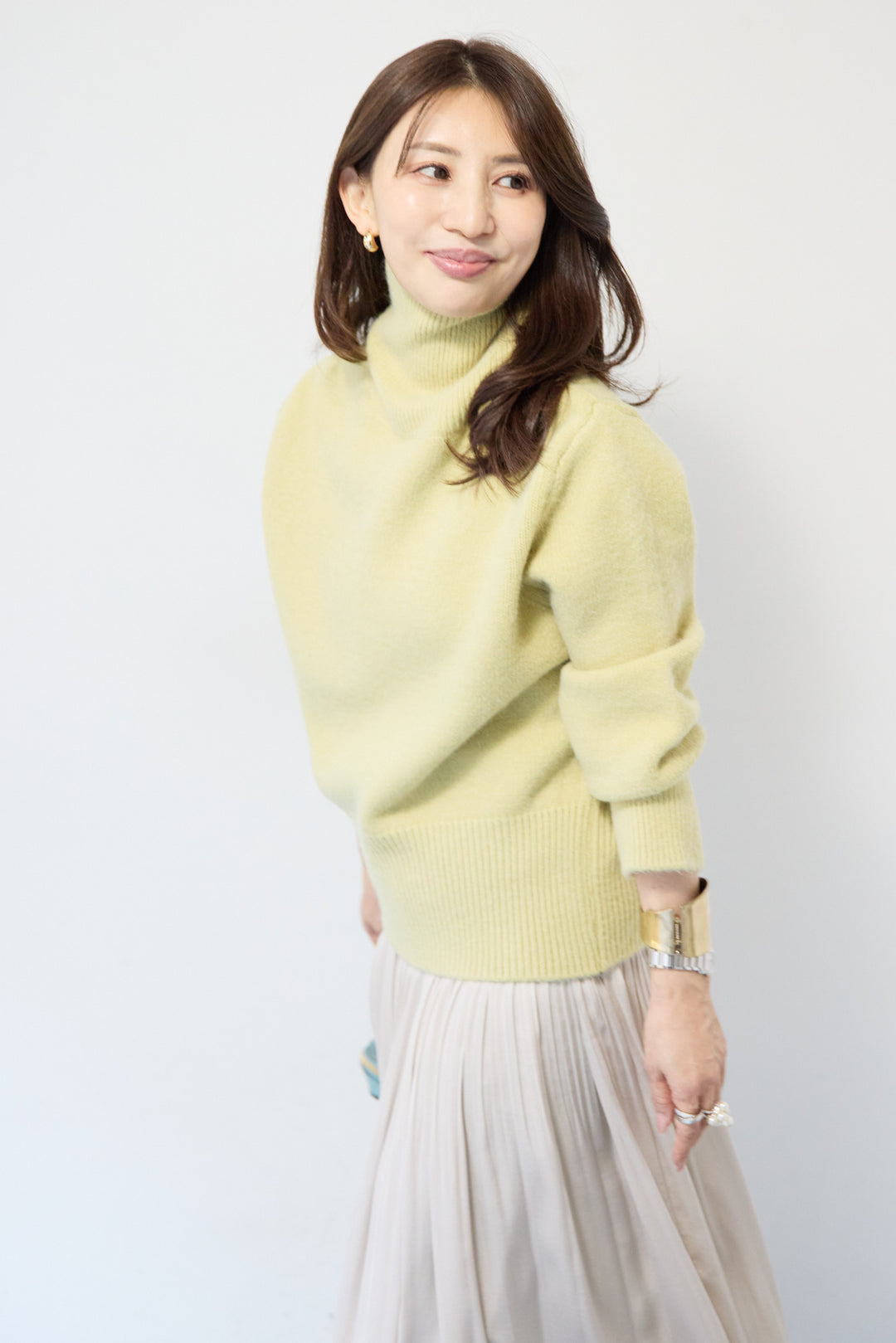 ライトウォームタートルネックニット