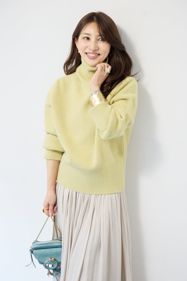 ライトウォームタートルネックニット