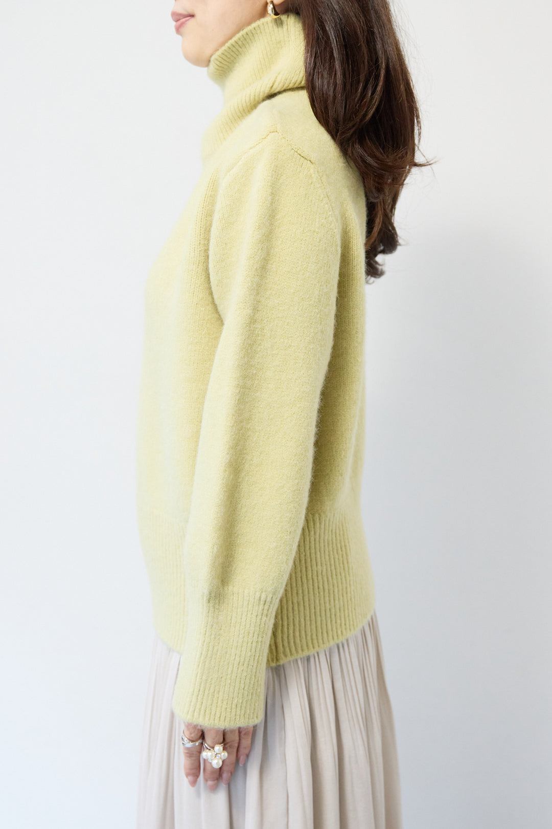 ライトウォームタートルネックニット