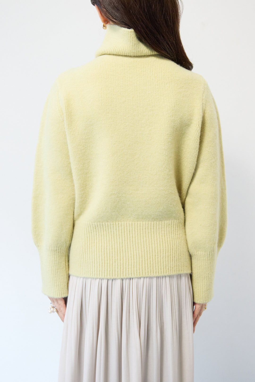 ライトウォームタートルネックニット