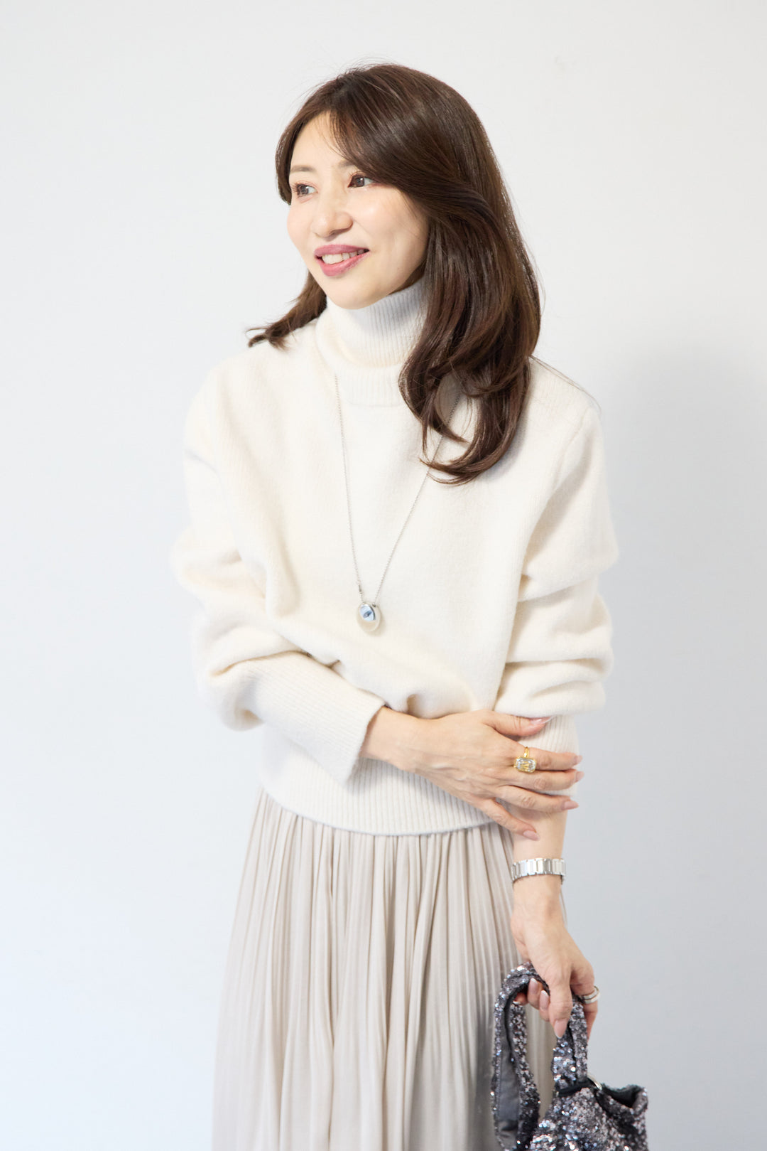 ライトウォームタートルネックニット