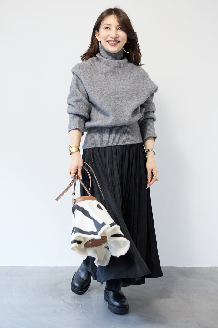 ライトウォームタートルネックニット