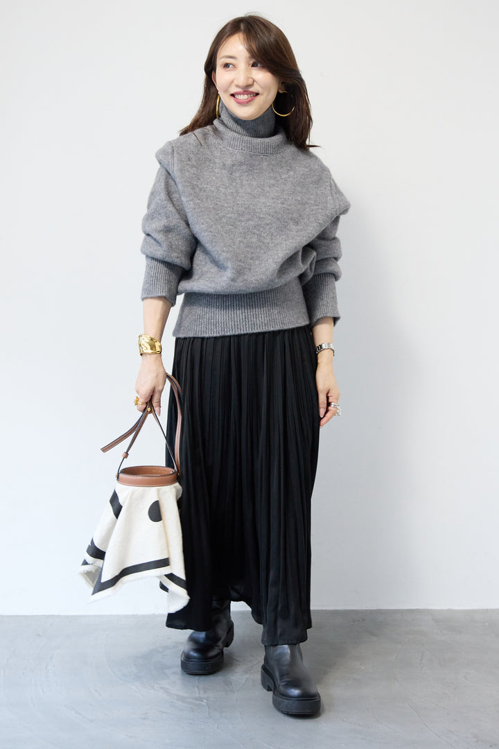 ライトウォームタートルネックニット