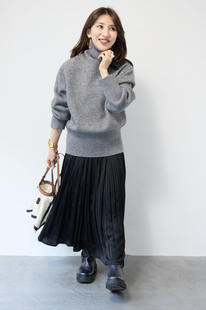 ライトウォームタートルネックニット