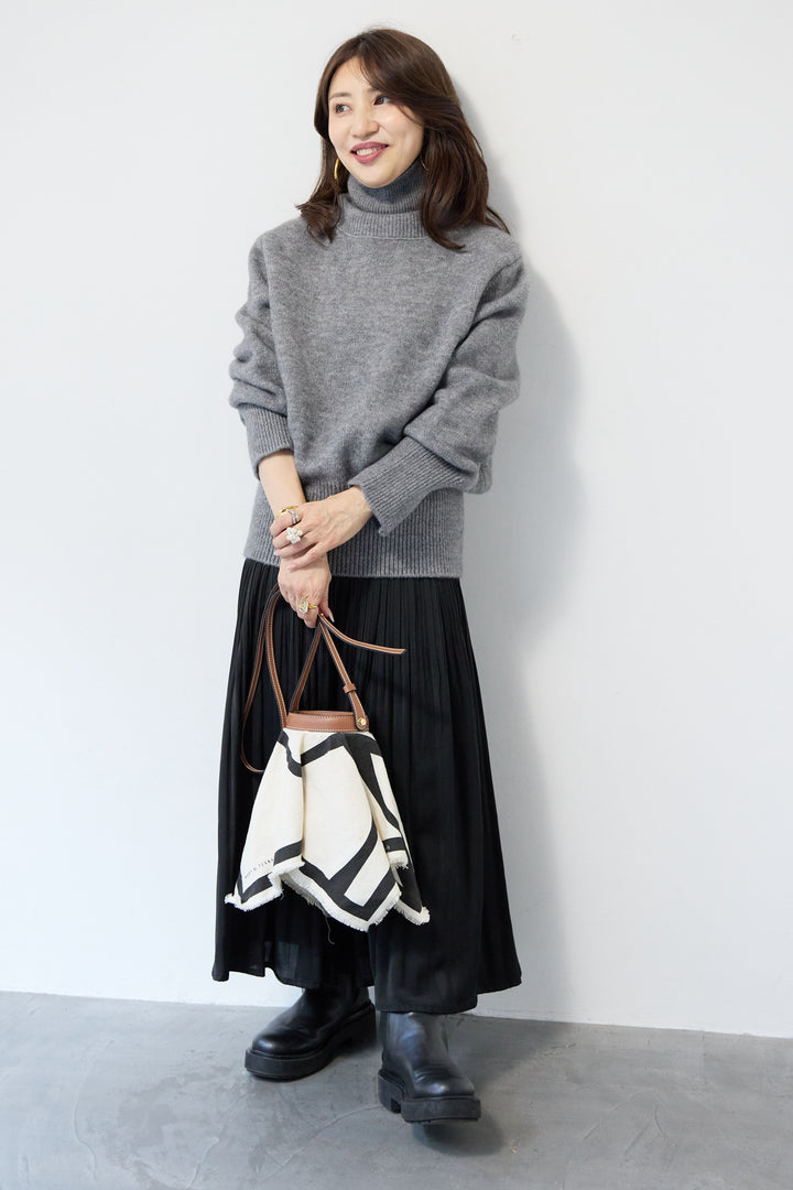 ライトウォームタートルネックニット