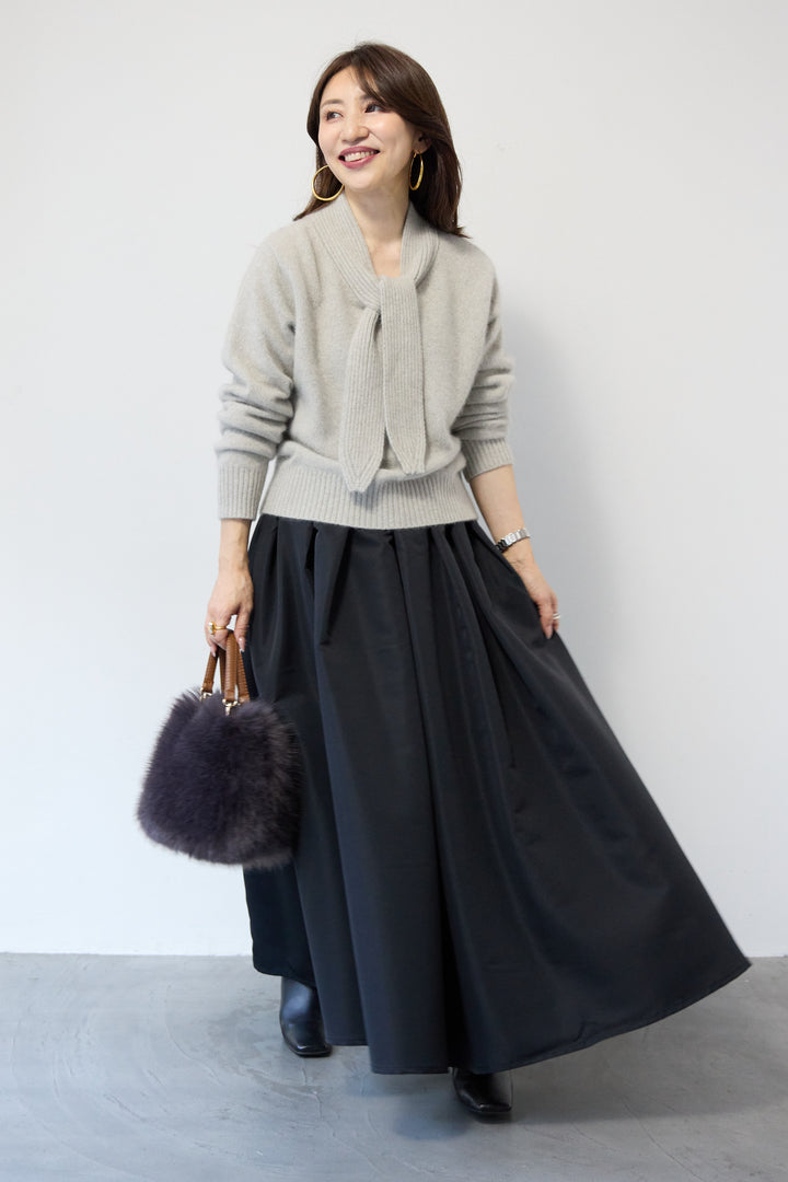 【ウール・ラクーン混】スカーフカラーミドルゲージニット