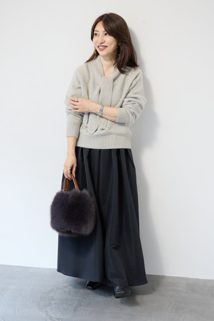 【ウール・ラクーン混】スカーフカラーミドルゲージニット