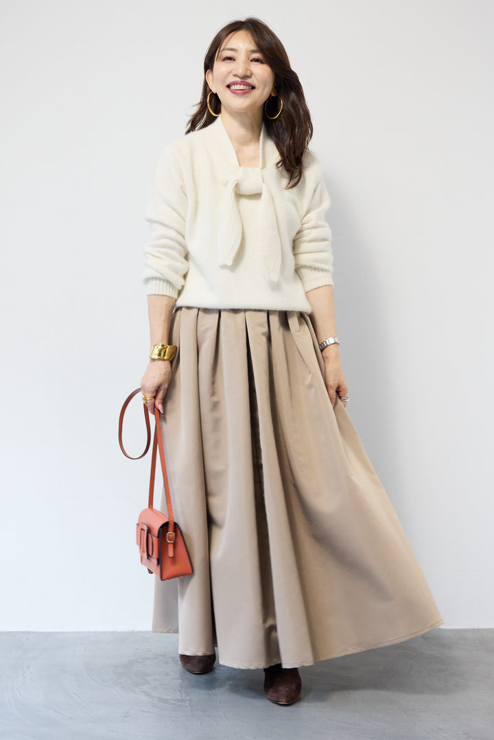 【ウール・ラクーン混】スカーフカラーミドルゲージニット