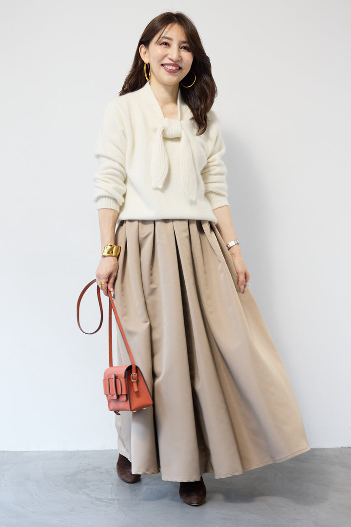 【ウール・ラクーン混】スカーフカラーミドルゲージニット