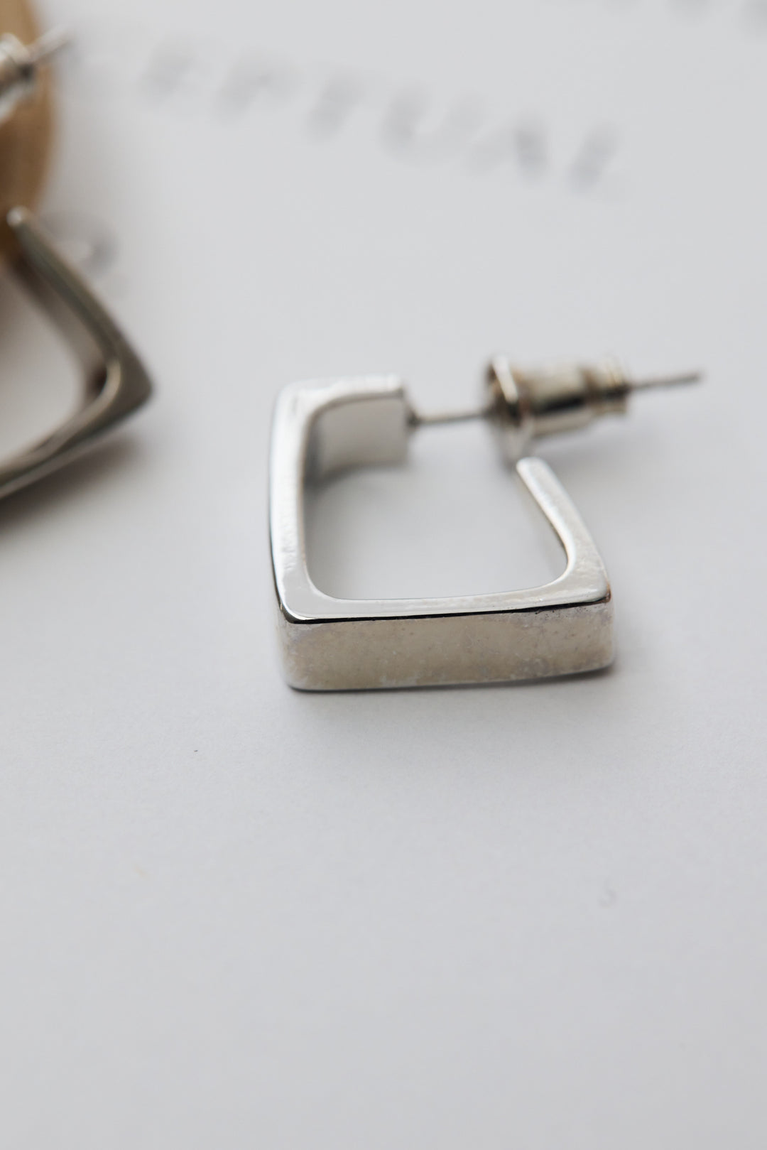 ソフトスクエアピアス